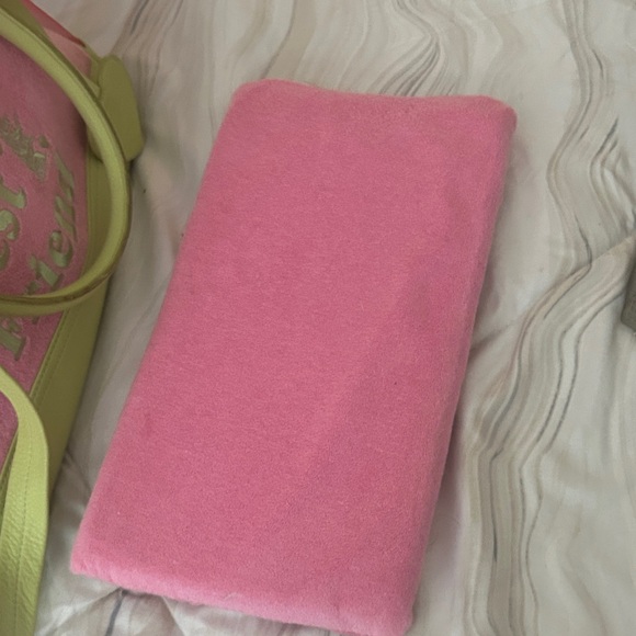 Juicy Couture Pink and Lime Pet Carrier - Picture 6 of 17